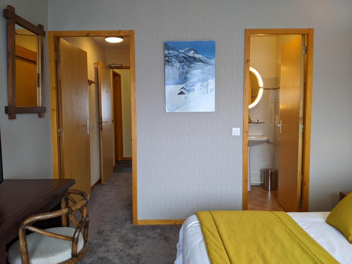 Hotel Les Arolles Мерибель Экстерьер фото